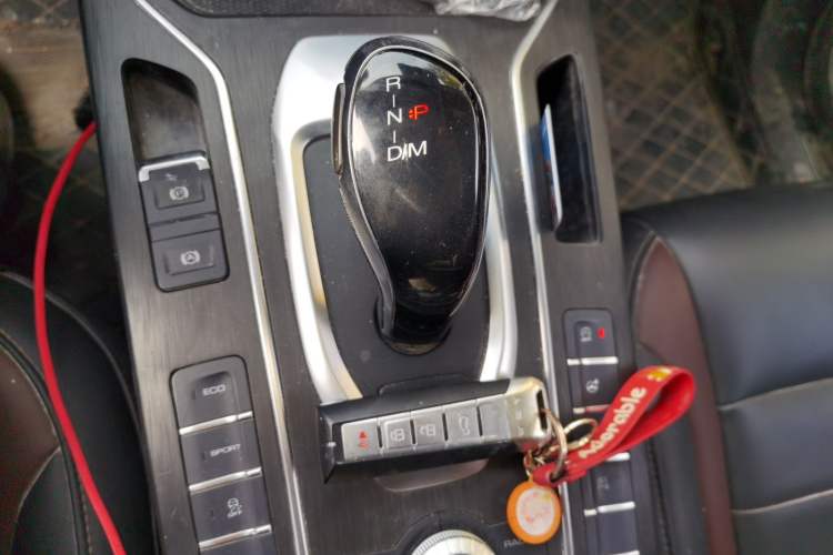 Used Wey VV5 2021 1.5T Two-Wheel Drive Smart Pioneer
