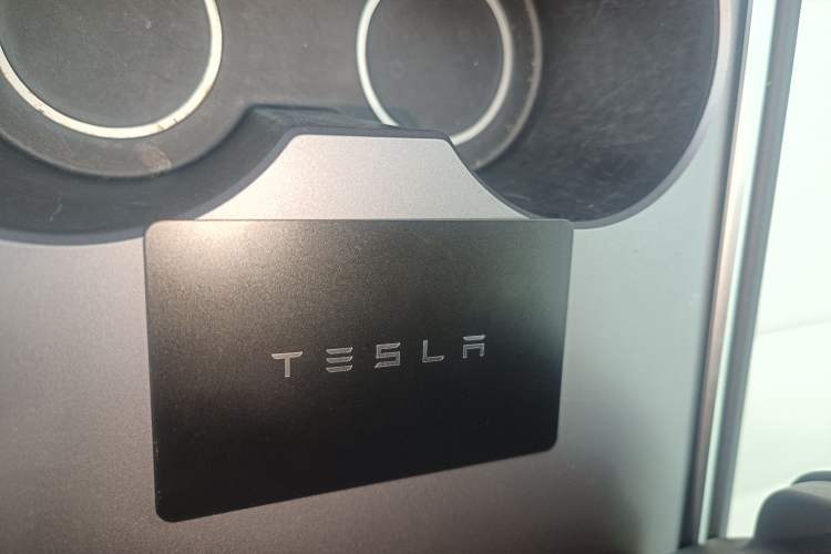 Used Tesla Model Y 2023 High-Performance All-Wheel-Drive Version
