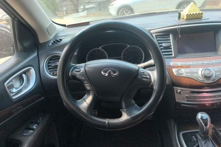 Used Infiniti QX60 2016 2.5 S/C Hybrid Two-Wheel-Drive Excellence Edition China V Standard Steering Wheel