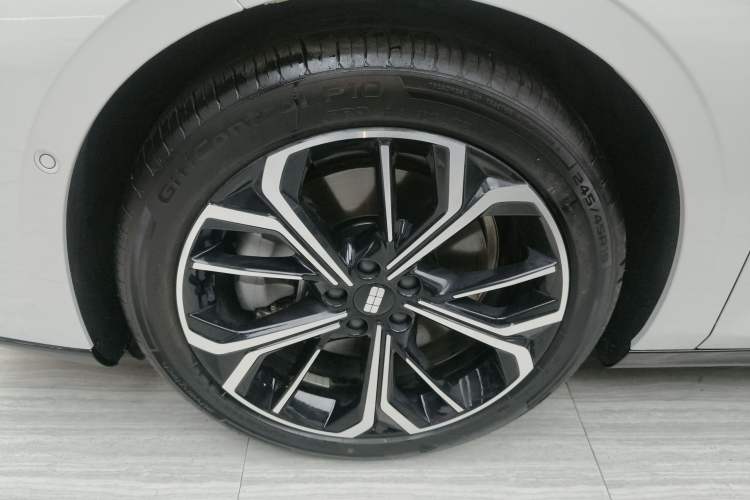 Used Geely Galaxy E8 2025 575 km Exploration Intelligent Driving Edition
