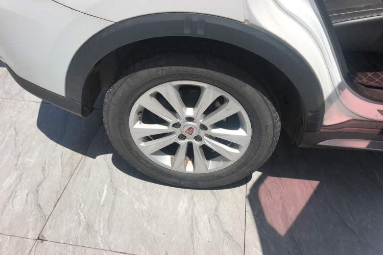 Used Roewe RX5 2018 20T Two-Wheel Drive Manual Flagship Edition Right Rear Wheel Hub