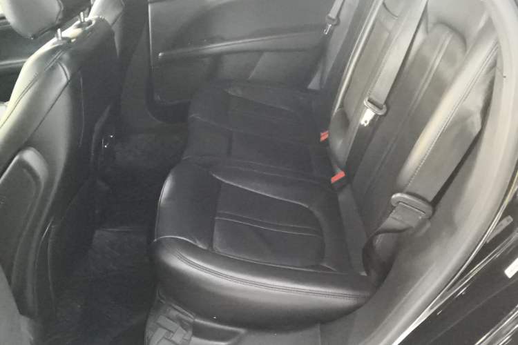 Used Lincoln MKZ 2019 2.0T Luxury Edition China VI Standard Interior 4