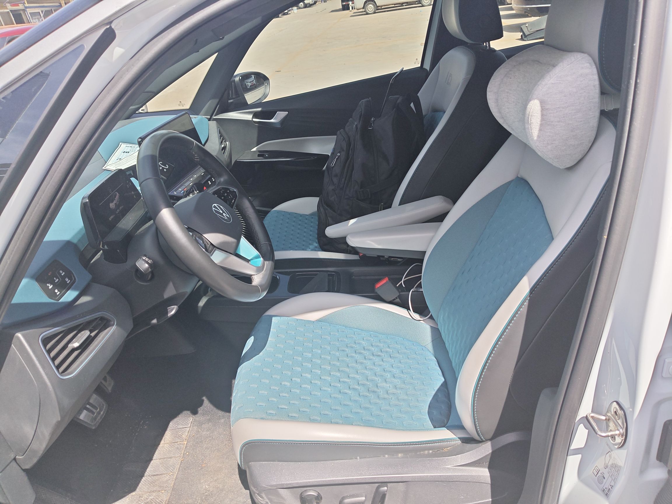 Переднее сиденье в автомобиле