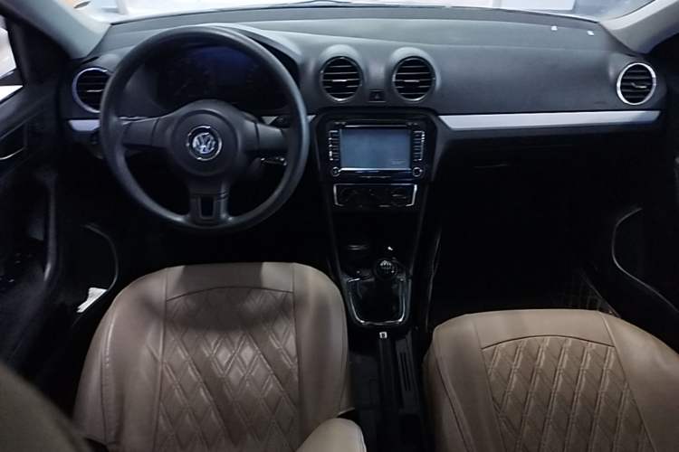 Used Volkswagen Jetta 2013 1.6L Manual Comfort Model

