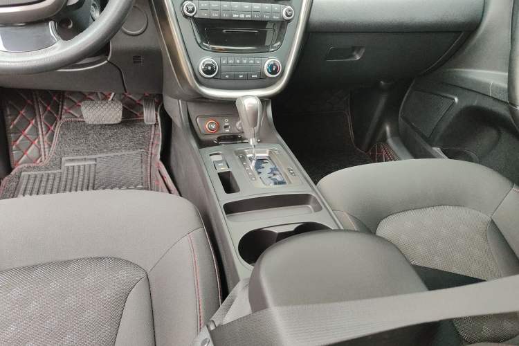 Used Bestune X80 2016 2.0L automatic Comfort trim level