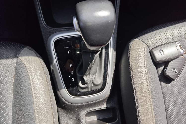 Used Kia kx1 Stonic 2021 1.4L Automatic Fun Edition Gear Lever