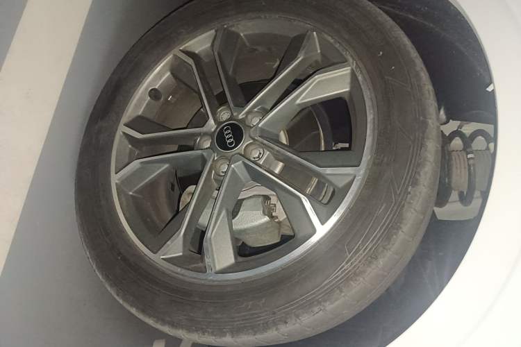 Used Audi Q3 2021 40 TFSI Fashion Dynamic Model Right Front Wheel Hub