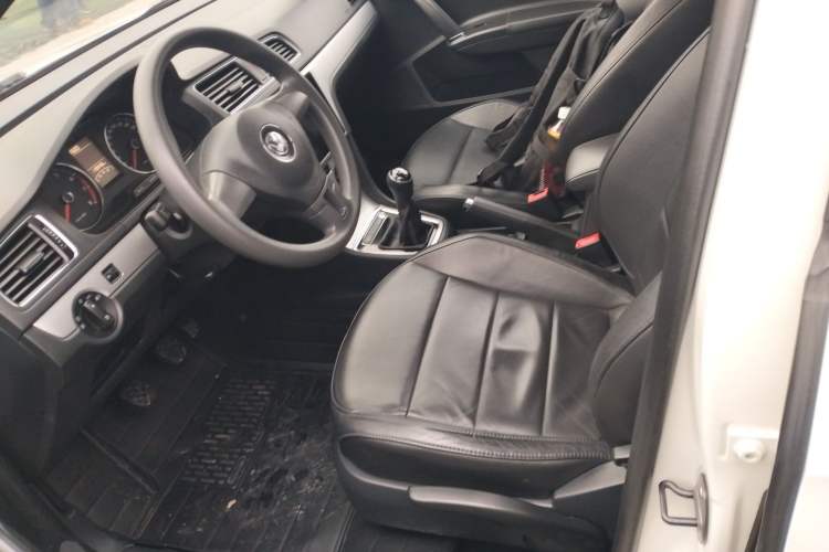 Used Volkswagen Gran Lavida 2013 1.6L Manual Comfort Model