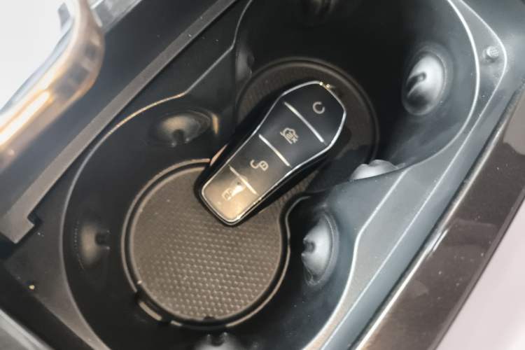 Used BYD Frigate 07 2023 DM-i 205KM Prestige Model Interior 1