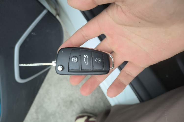 Used JAC Group Refine S2 2015 1.5L CVT Luxury Smart Version