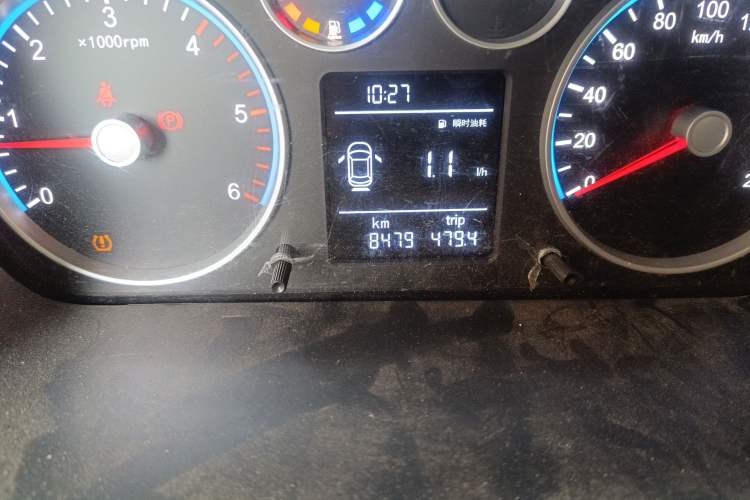 Used Foton Toano 2023 Urban Edition Van 2.0T Manual Short Wheelbase Mid-Height Roof Rear Single Tire 3-Seater Odometer Close Up