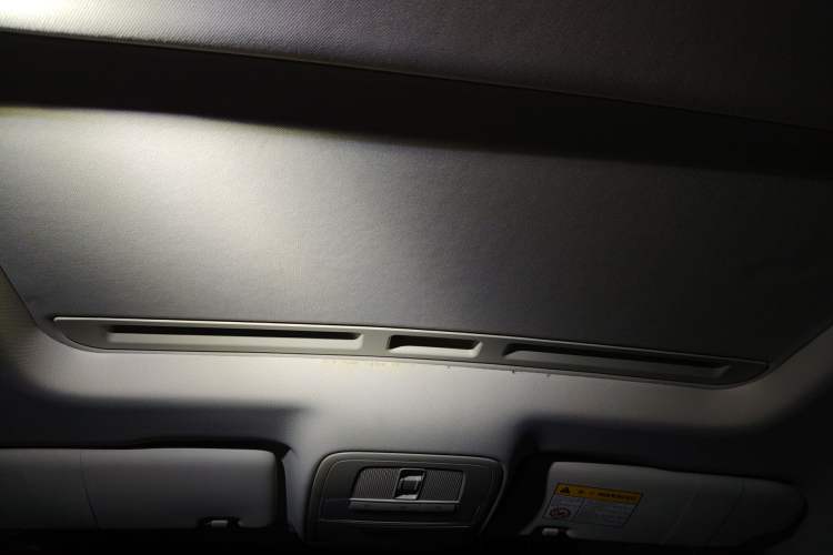 Used Roewe i5 2019 20T Automatic Intelligent Connectivity Super-Power Supreme Edition Headliner