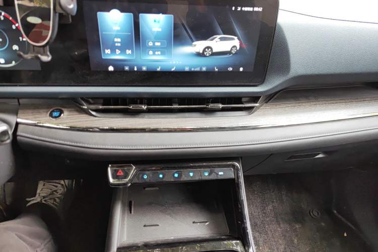 Used Ford Equator Sport 2022 Facelift EcoBoost 170 Prestige Model Audio And AC Panel