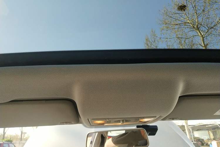 Used Skoda Rapid 2015 1.6L Automatic Smart Selection Model
