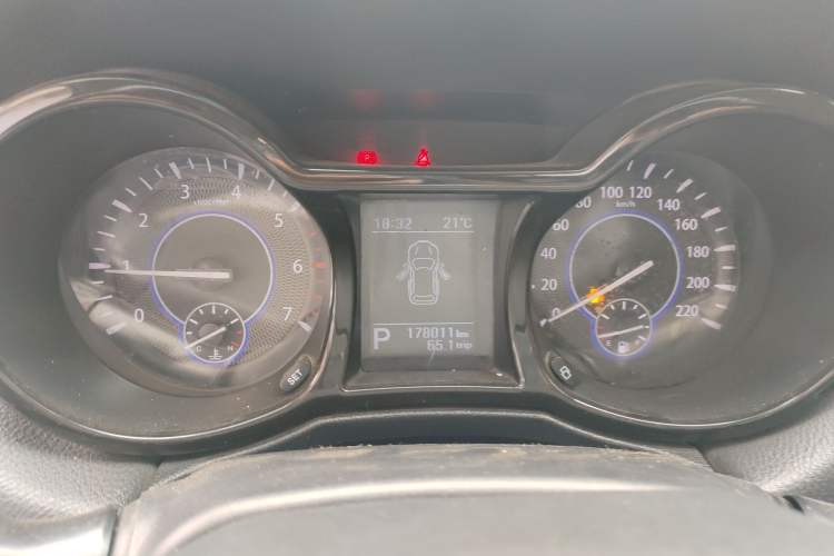 Used JMC Yusheng S350 2016 2.0T Automatic Two-Wheel Drive Gasoline Luxury Edition 5 Seats Instrument Cluster