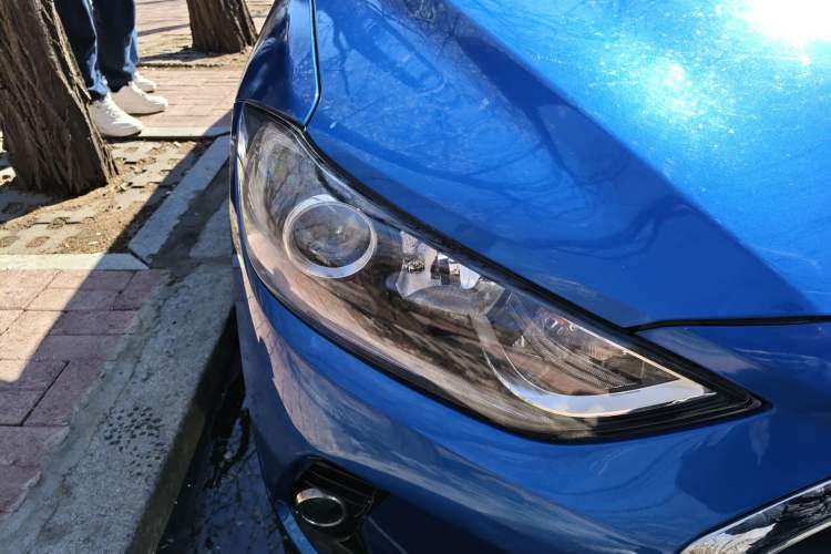 Used Hyundai Elantra (6th Generation / Lingdong) 2016 1.6L Automatic ZhiXuan – Elite Version Right Front Headlight