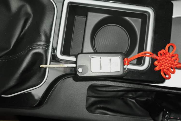 Used Huanghai Da Niu 2022 2.8T Pioneer Edition Manual Diesel 4x4 Value-Added Flatbed Cargo Box JE493ZLQ6H