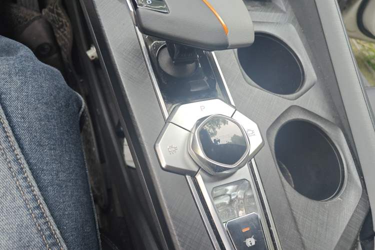 Used CHANGAN UNI-V 2022 1.5T Prestige Version Gear Lever