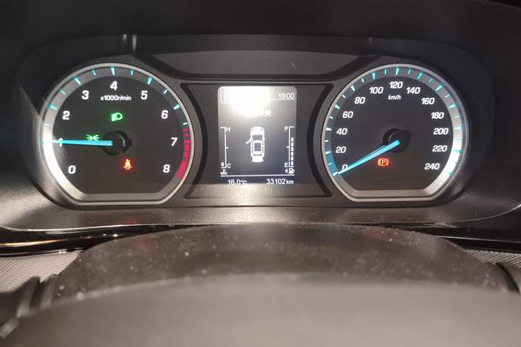 Used CHANGAN OSHAN X5 2021 Revised Version 1.5T DCT Luxury Edition Odometer Close Up