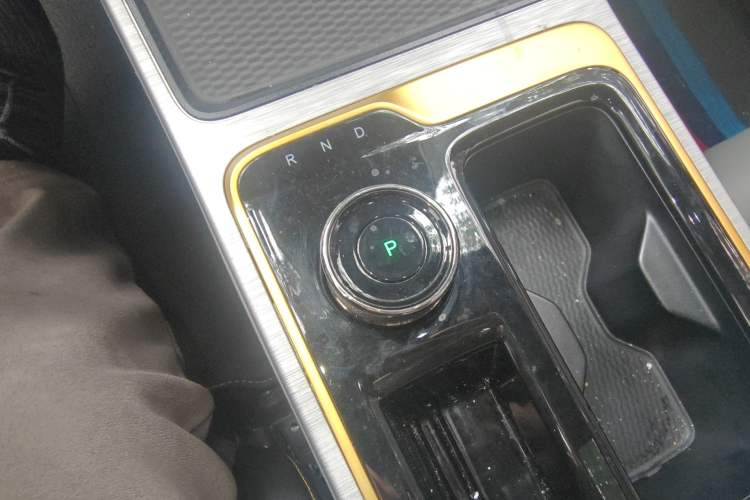 Used AION Y 2021 70 Enjoyment Tech Edition Gear Lever