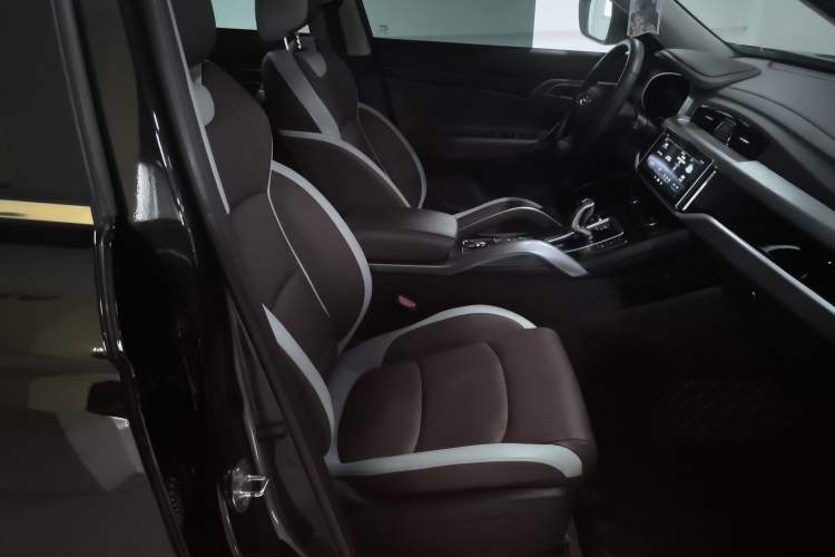 Used Geely Auto Emgrand X7 Sport 2022 1.8TD DCT Zhiya Trim
