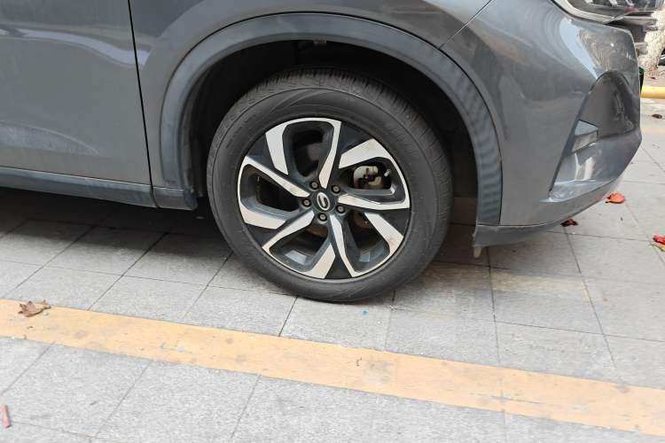 Used GAC Trumpchi GS5 2019 270T Automatic Luxury Edition Right Front Wheel Hub