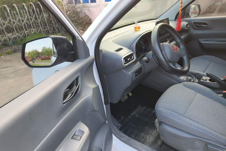 Used Wuling Hongguang New Energy 2024 All-Electric Model 300KM Standard Version Driver Seat