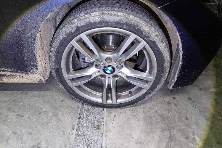 Used BMW 3 Series 2017 320i M Sport Right Front Wheel Hub
