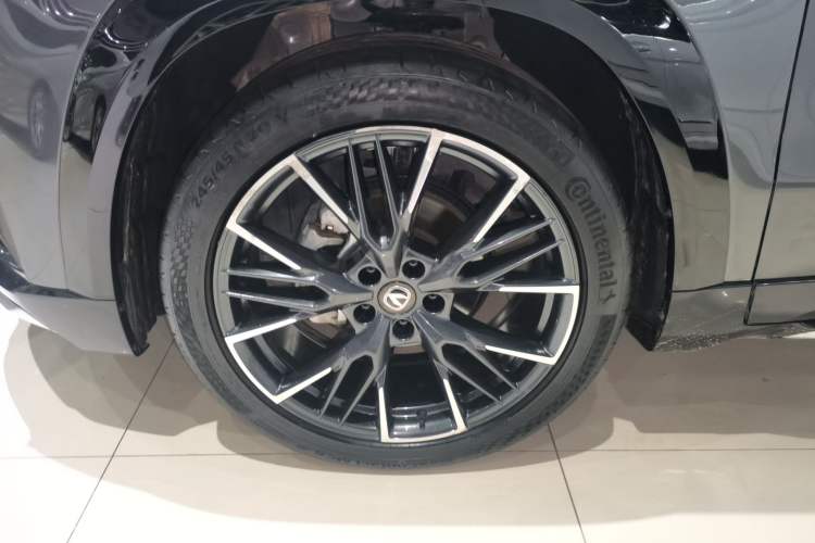 Used CHANGAN UNI-T 2023 Second-Generation 1.5T Prestige Model Left Front Wheel Hub