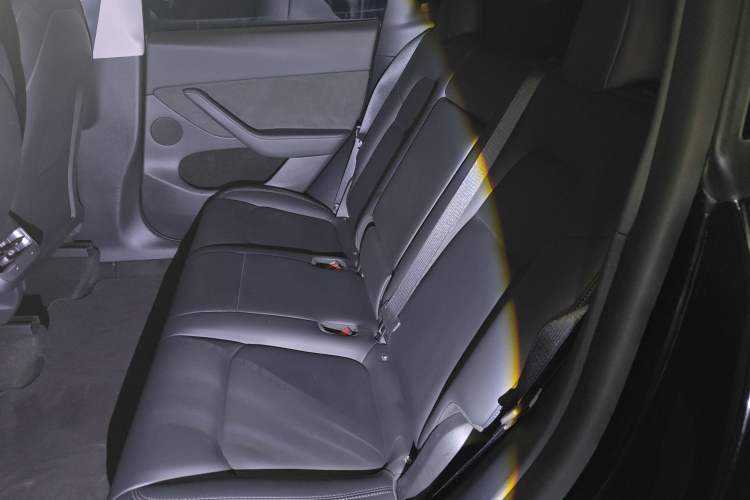 Used Tesla Model Y 2021 Standard Range Rear-Wheel Drive Version
