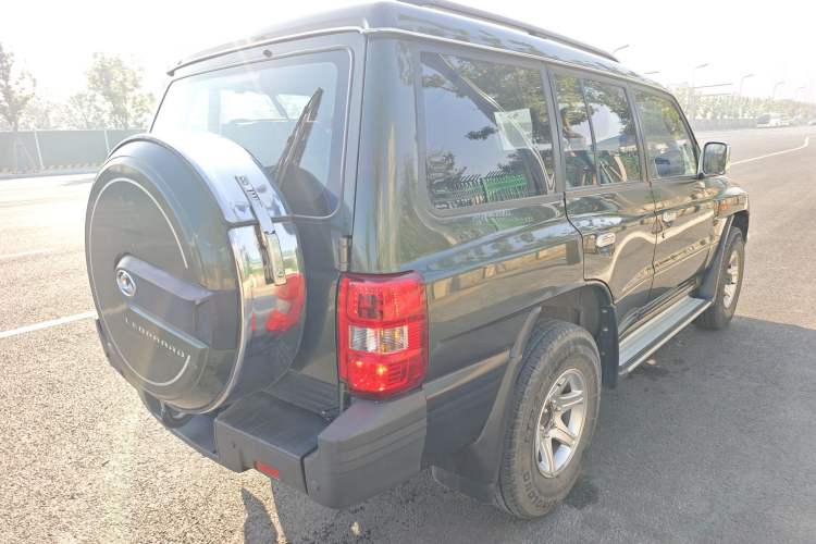 Used Leopaard Q6 2015 2.4L Manual Two-Wheel-Drive Elite Model
