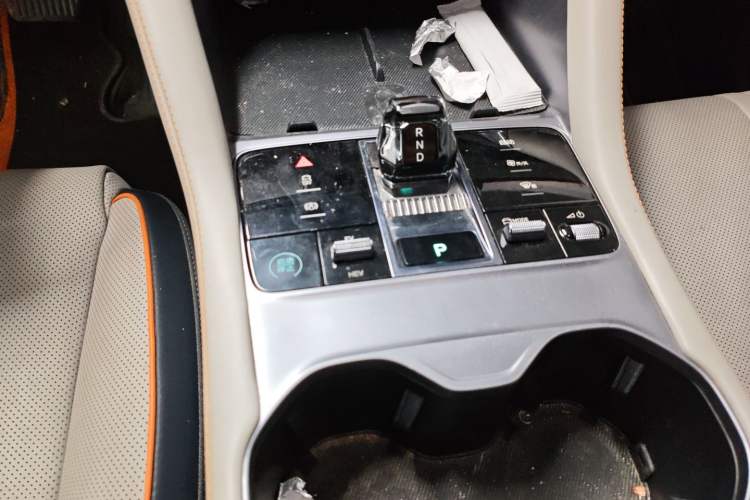 Used BYD Song PLUS New Energy 2023 Champion Edition DM-i 110KM Flagship PLUS Gear Lever