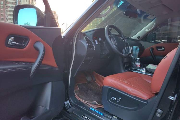 Used Nissan Patrol 2018 4.0L LinkedIn Edition Driver Seat