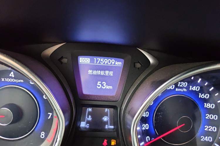 Used Hyundai Elantra (5th Generation / Langdong) 2015 1.6L Manual Leading Model Odometer Close Up