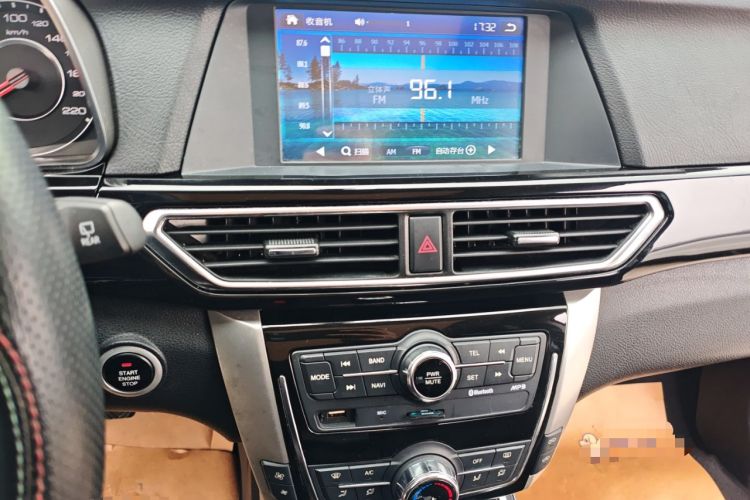 Used Zotye Domy X5 2015 1.5T Manual Luxury Version China IV Standard