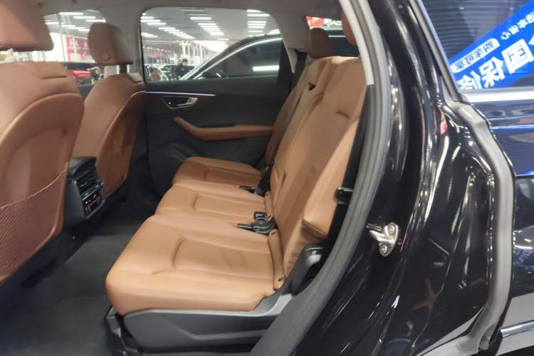 Used Audi Q7 2021 45 TFSI quattro S line Sport model