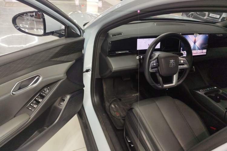 Used BYD Qin L 2025 EV 545KM Beyond Version
