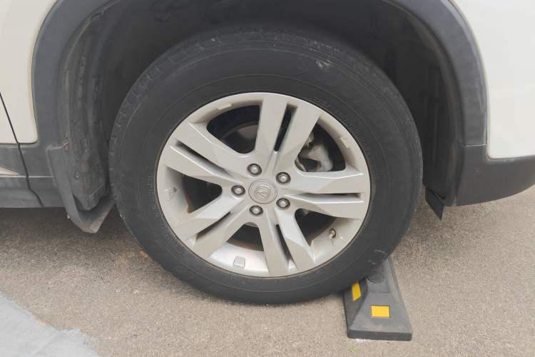 Used CHANGAN CS75 2016 1.8T Automatic Elite Model China V Standard Right Front Wheel Hub