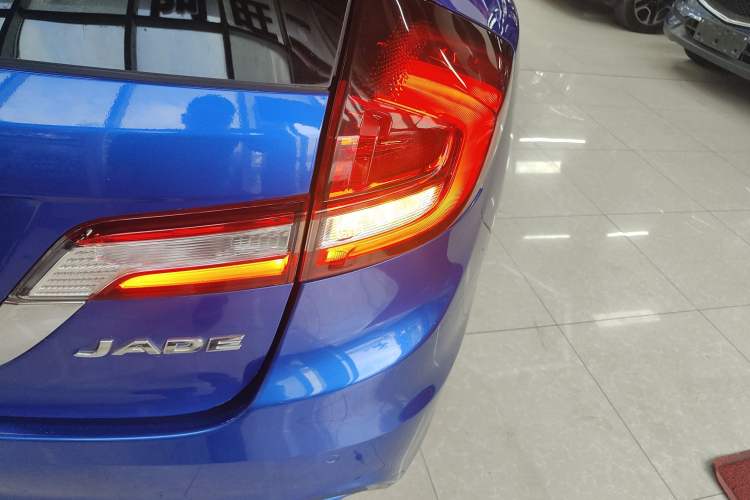 Used Honda Jade 2017 1.8L automatic Comfort version 5 seats
