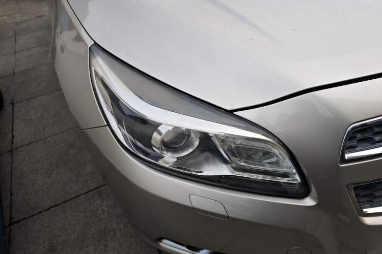 Used Chevrolet Malibu 2014 2.0L Automatic Luxury Edition Right Front Headlight