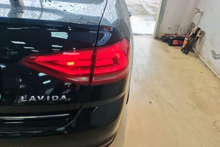 Used Volkswagen Lavida 2017 1.6L Automatic Comfort Edition