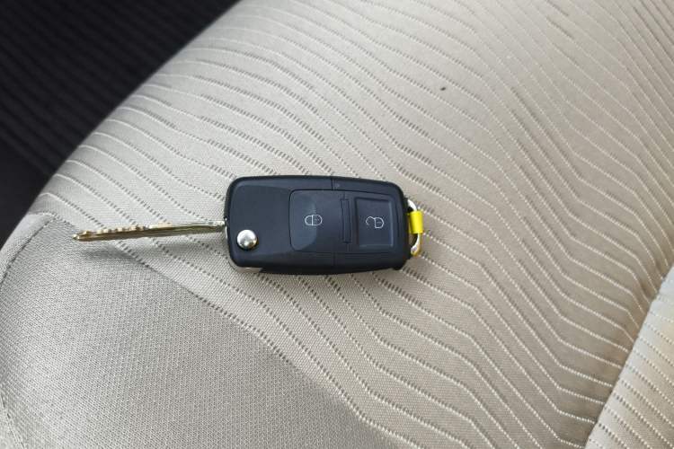 Used Wuling Rongguang V 2016 1.5L Standard Version Vehicle Key
