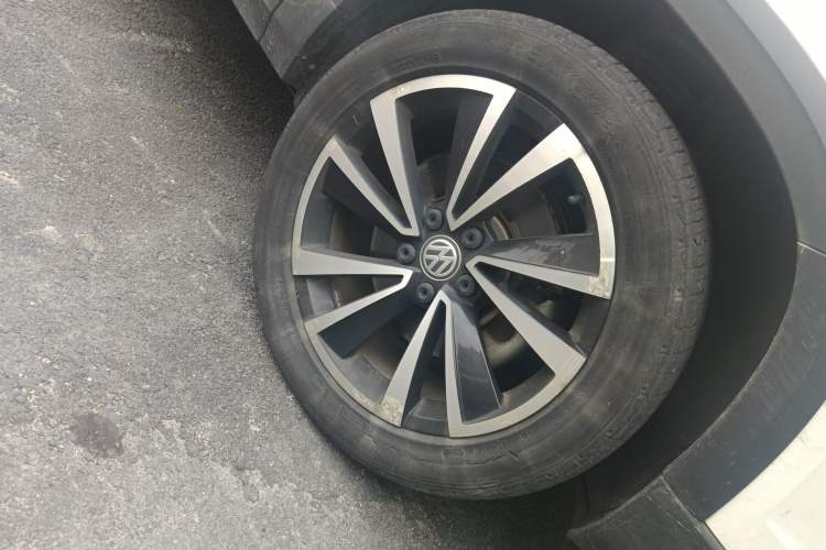 Used Volkswagen Tharu 2020 280TSI Two-Wheel Drive Luxury Edition China VI Standard Right Front Wheel Hub
