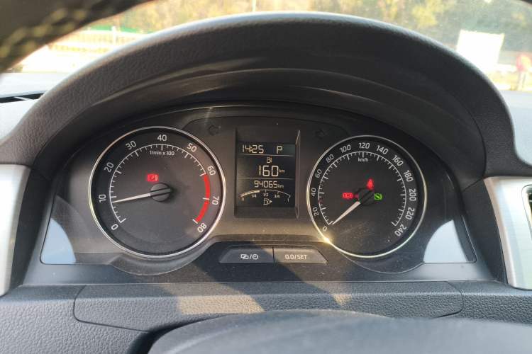 Used Skoda Rapid Spaceback 2014 1.4 TSI DSG Trend Edition
