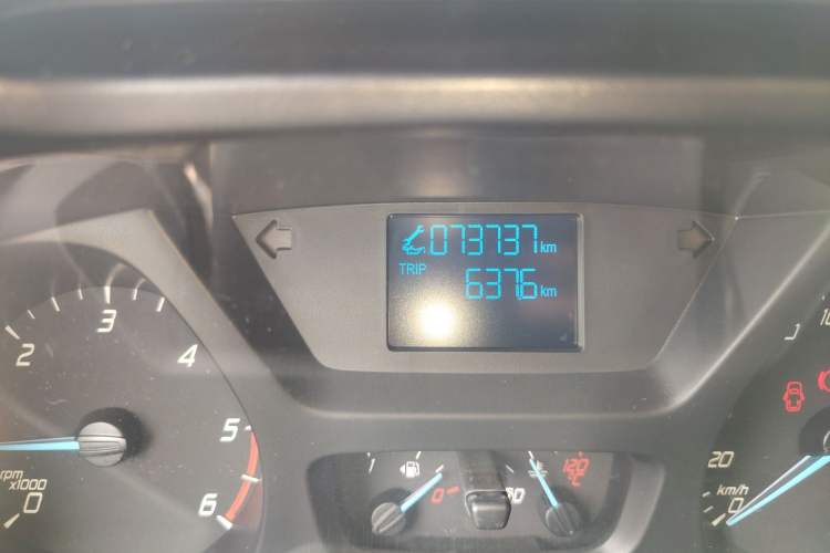 Used Ford Transit 2017 2.0T Diesel Multi-Purpose Commercial Vehicle Short Wheelbase Low Roof China V Standard