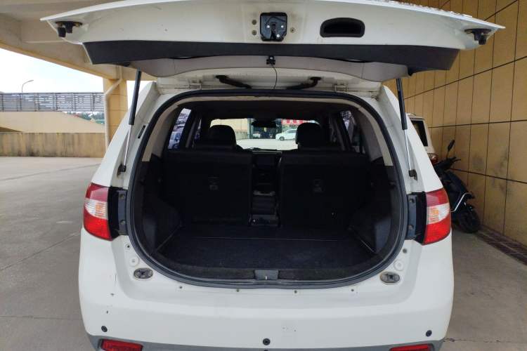 Used Land X8 2014 Explorer Edition 2.0T Diesel 4x2 Ultra-Luxury Model