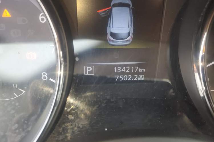 Used Nissan Qashqai 2016 2.0L CVT Luxury Edition Odometer Close Up