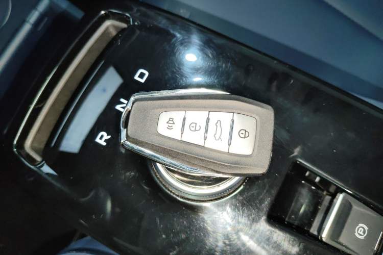 Used Geometry E Firefly 2023 320KM Cute & Handsome Tiger 5 Seats
