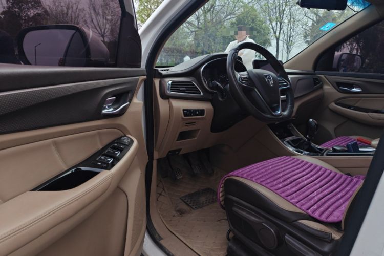 Used Baojun 730 2017 1.5T Manual Style 7 Seats China V