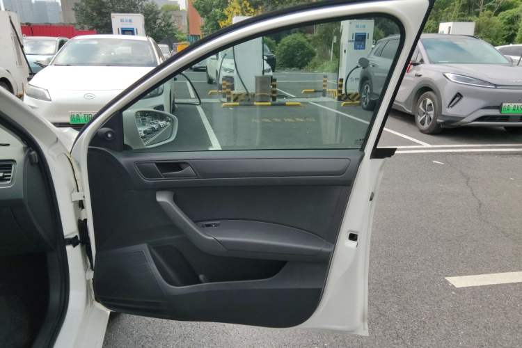 Used Volkswagen Santana 2015 1.4L Manual Fashion Edition